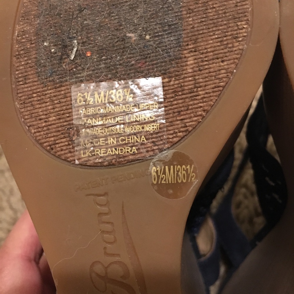 Lucky Brand Remy Wedge Sandals - Picture 8 of 8